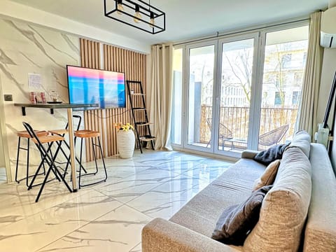 TV and multimedia, Balcony/Terrace, Balcony/Terrace, Living room, Dining area