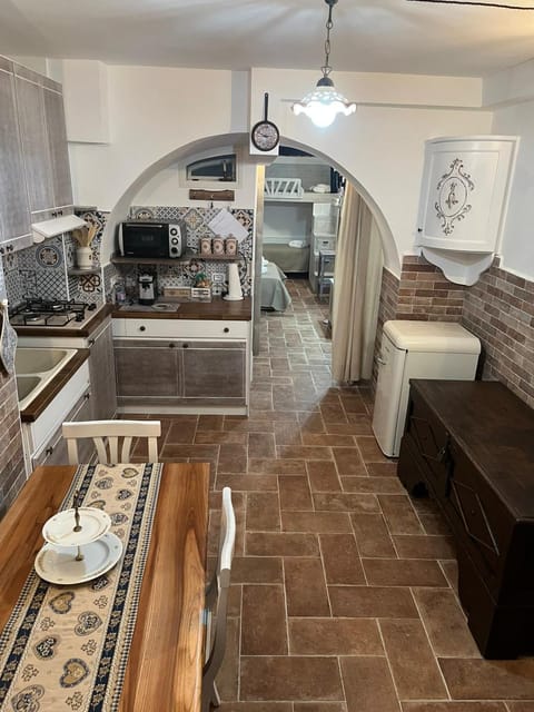 Coffee/tea facilities, Seating area, Dining area, pet friendly, stove