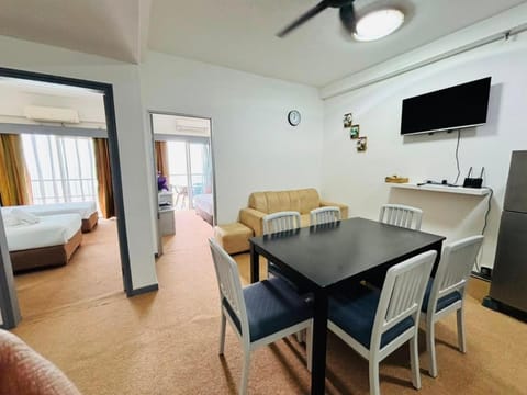 TV and multimedia, Kitchen or kitchenette, Living room, Dining area