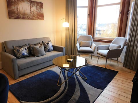 Beautiful & spacious 2 bed apt in Glasgow West End Apartment in Glasgow