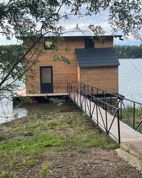 Splav Shoom Apartment in Belgrade