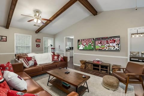 Alabama Slammer GAME-DAY HOME 5-mile to Stadium House in Northport