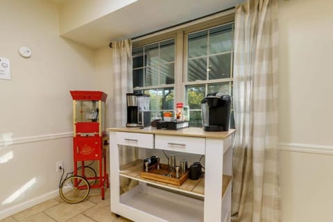 Gorgeous Alabama Home 4 Miles to Stadium Sleeps 8 House in Northport