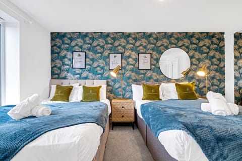 Spacious 4 Bed 2 Bath Apartment with Free Gated Parking Apartment in Birmingham