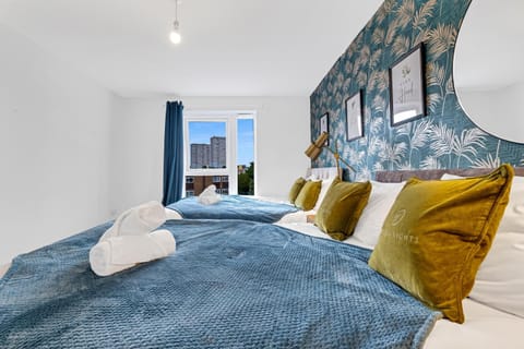 Spacious 4 Bed 2 Bath Apartment with Free Gated Parking Apartment in Birmingham