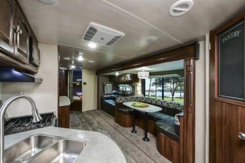 Kitchen or kitchenette, Seating area, Dining area, minibar