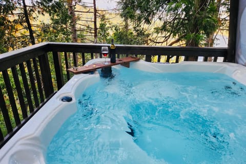 Lakeside Serenity House in Crestline