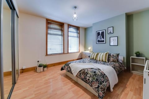 Poppy's Pad - Winchester Road House in Liverpool