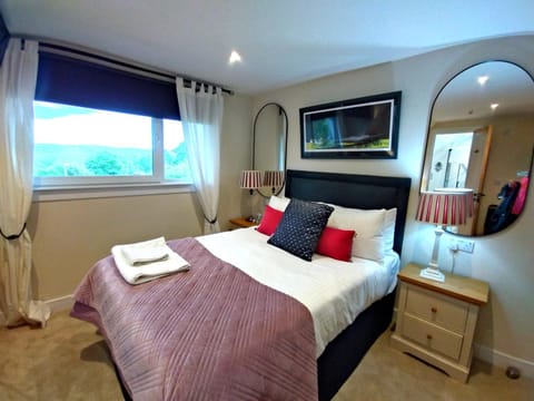 Toilet, Bathroom, flat iron, hair dryier, heating, towels