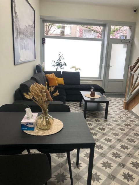 Au Marolles chambre Atomium Vacation rental in Saint-Gilles