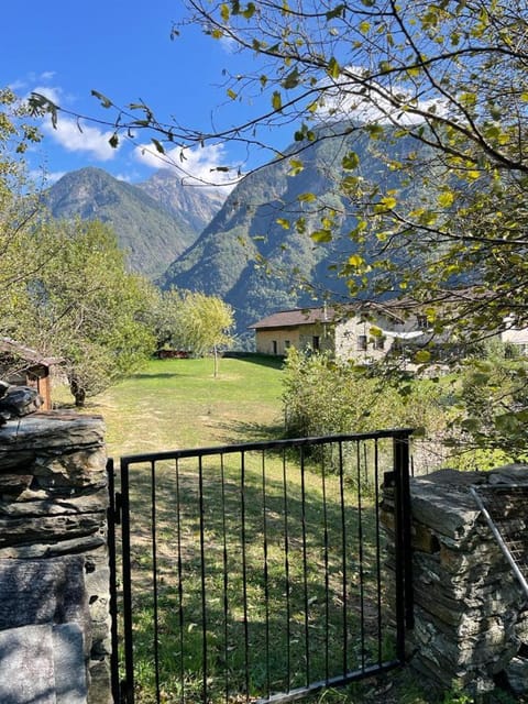 Rustico a Roveredo GR House in Canton of Ticino