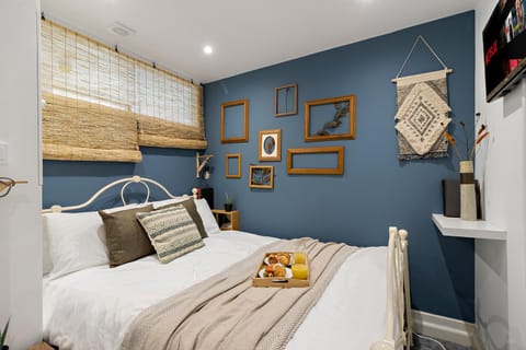 Beach access, Modern & Spacious 2 bed Apartment By The Sea, free parking, wifi, netflix Apartment in Teignmouth