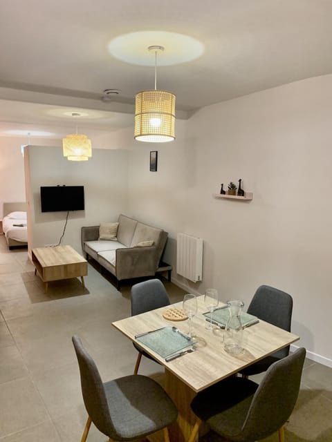 Living room, Seating area, Dining area