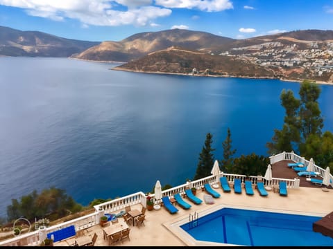 Pool view, Sea view, Swimming pool, sunbed