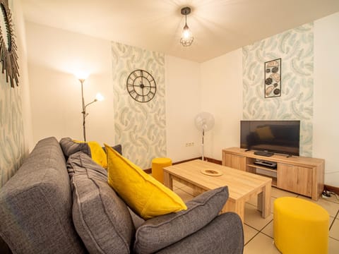 TV and multimedia, Living room, Seating area