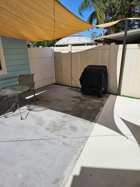 Lodging Near The Sun Apartment in Town N Country