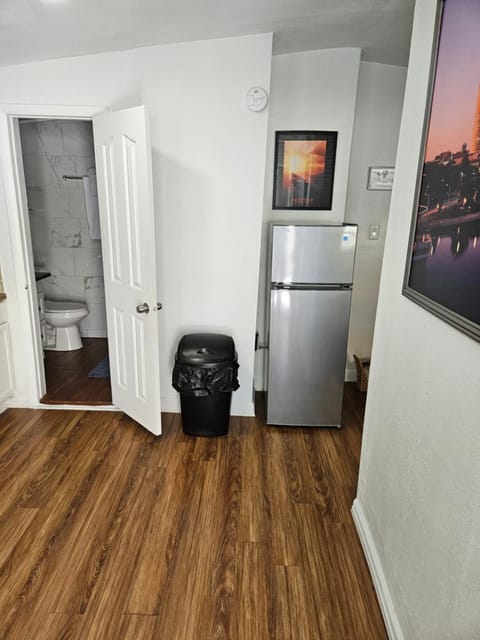 Lodging Near The Sun Apartment in Town N Country