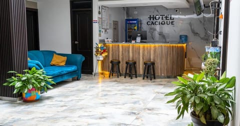 Communal lounge/ TV room, Living room, Lobby or reception