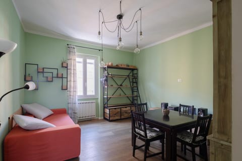 Living room, Photo of the whole room, Seating area