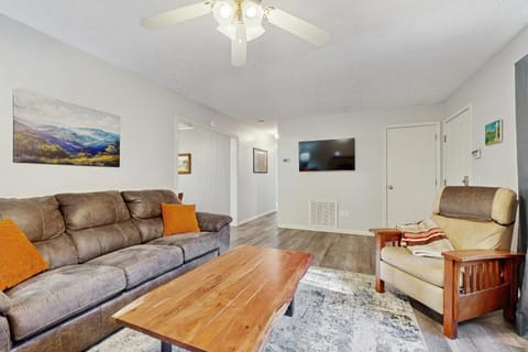 Pelican's Perch House in Lake Junaluska