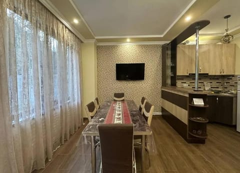 Communal lounge/ TV room, Dining area