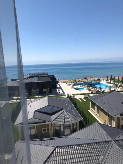 Pool view, Sea view