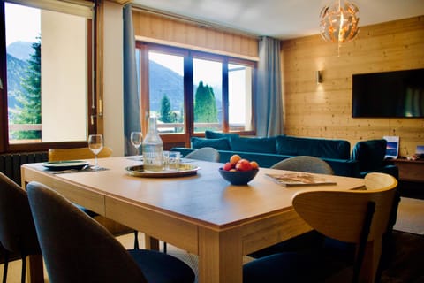 TV and multimedia, Living room, Dining area