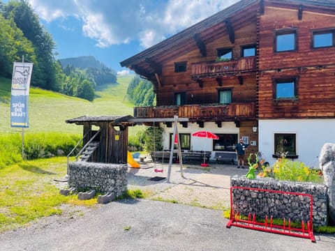 Property building, Summer, Guests