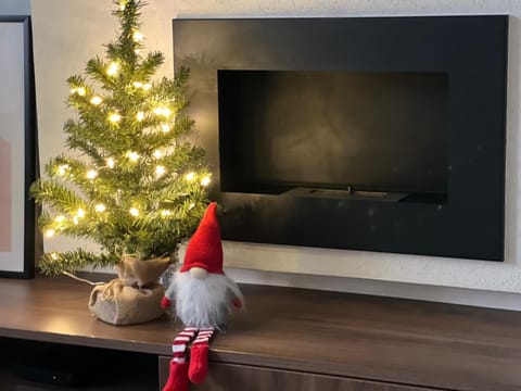 Communal lounge/ TV room, Evening entertainment