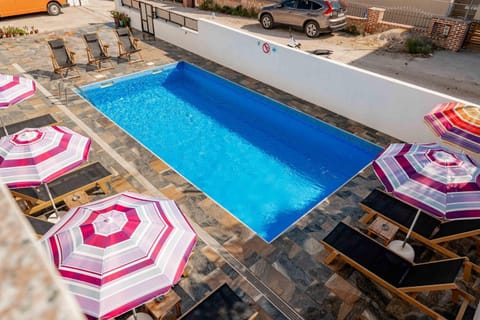 Pool view, Swimming pool, sunbed