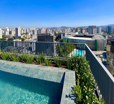 Balcony/Terrace, City view, Pool view, Street view, Swimming pool