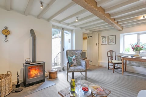 TV and multimedia, Living room, Dining area