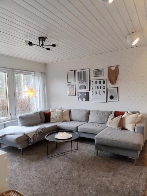 Communal lounge/ TV room, Living room, Seating area