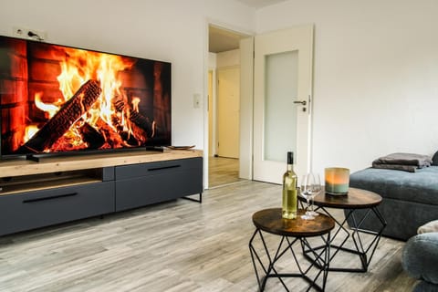 Communal lounge/ TV room, TV and multimedia, Living room