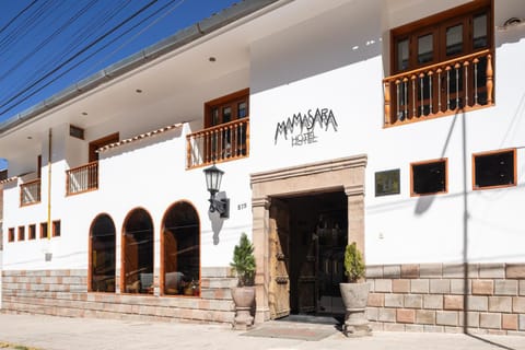 Facade/entrance