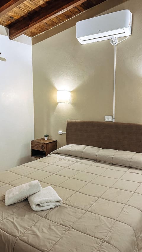 towels, air conditioner