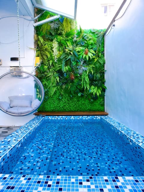 Swimming pool, Swimming pool