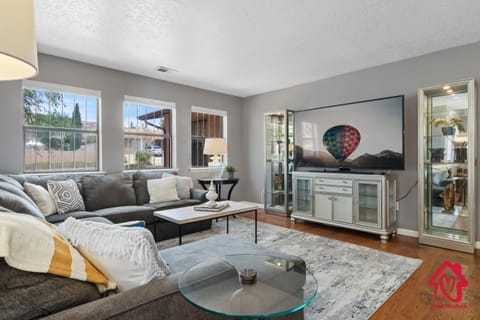 Casa Bonita - An Irvie Home House in Albuquerque