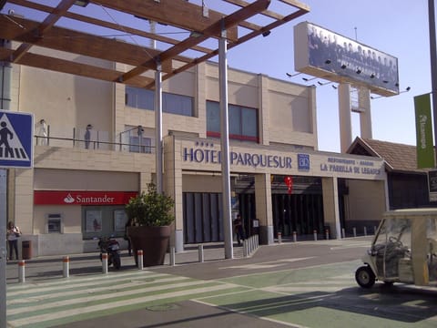 Property building, Day, Property logo or sign