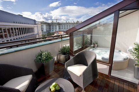 View (from property/room), Balcony/Terrace, Spa and wellness centre/facilities