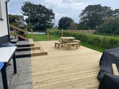 Beautiful 3-Bed House in Sunny Killough Down House in Northern Ireland