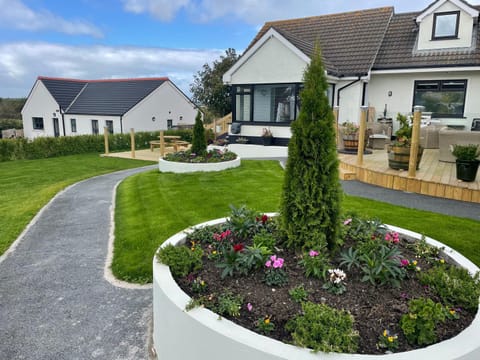Beautiful 3-Bed House in Sunny Killough Down House in Northern Ireland