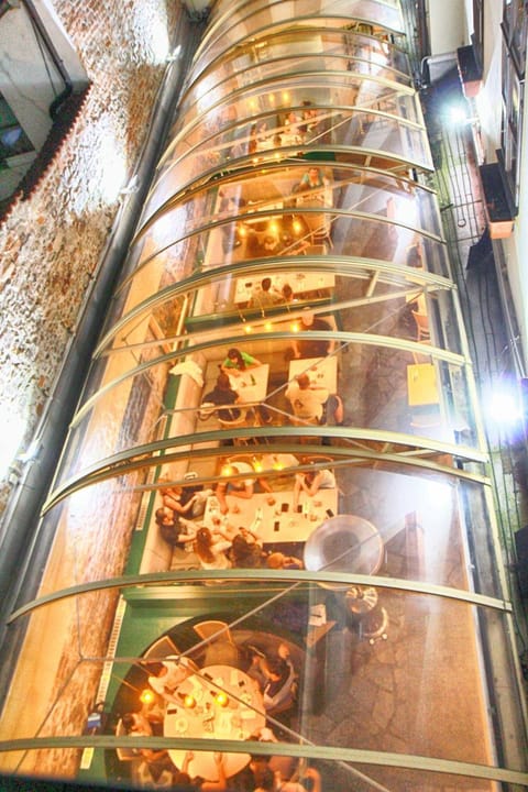 Restaurant/places to eat, Food and drinks, Inner courtyard view