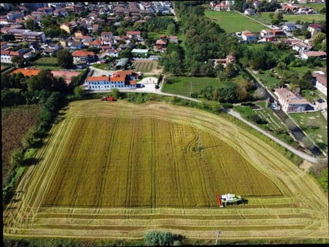Property building, Day, Neighbourhood, Natural landscape, Bird's eye view, City view, Street view, Location