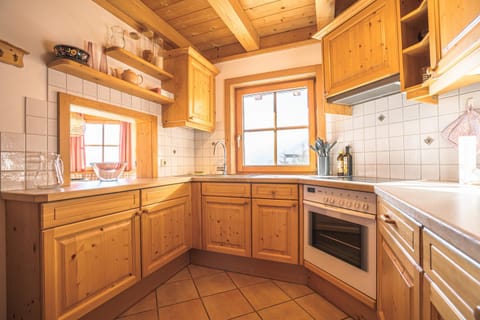 Kitchen or kitchenette, dishwasher, pet friendly, stove, kitchen