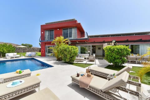 Day, Swimming pool, sunbed