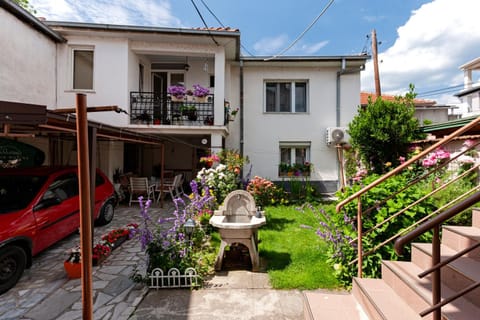 Bogdanoski Studios & Guest Rooms Bed and Breakfast in Ohrid
