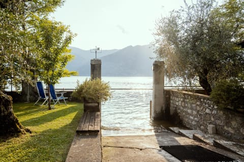Garden, Lake view