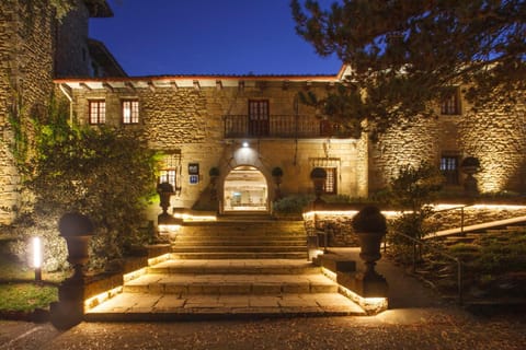 Property building, Facade/entrance, Night