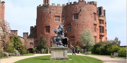Llanidloes Townhouse-pet-friendly-sleeps 7-Mid Wales Apartment in Wales